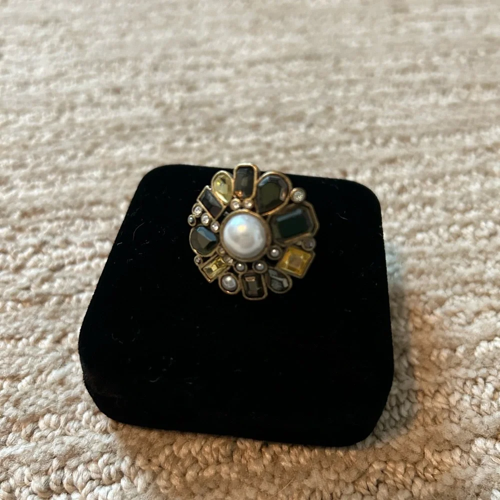 Lia Sophia ring - Picture 1 of 2